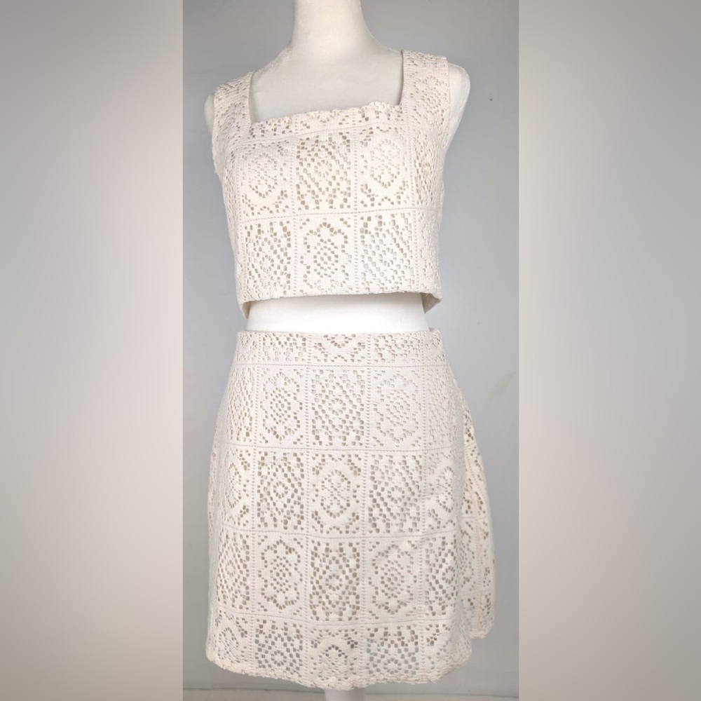 NWT LE LIS COLLECTION TWO PIECE SET